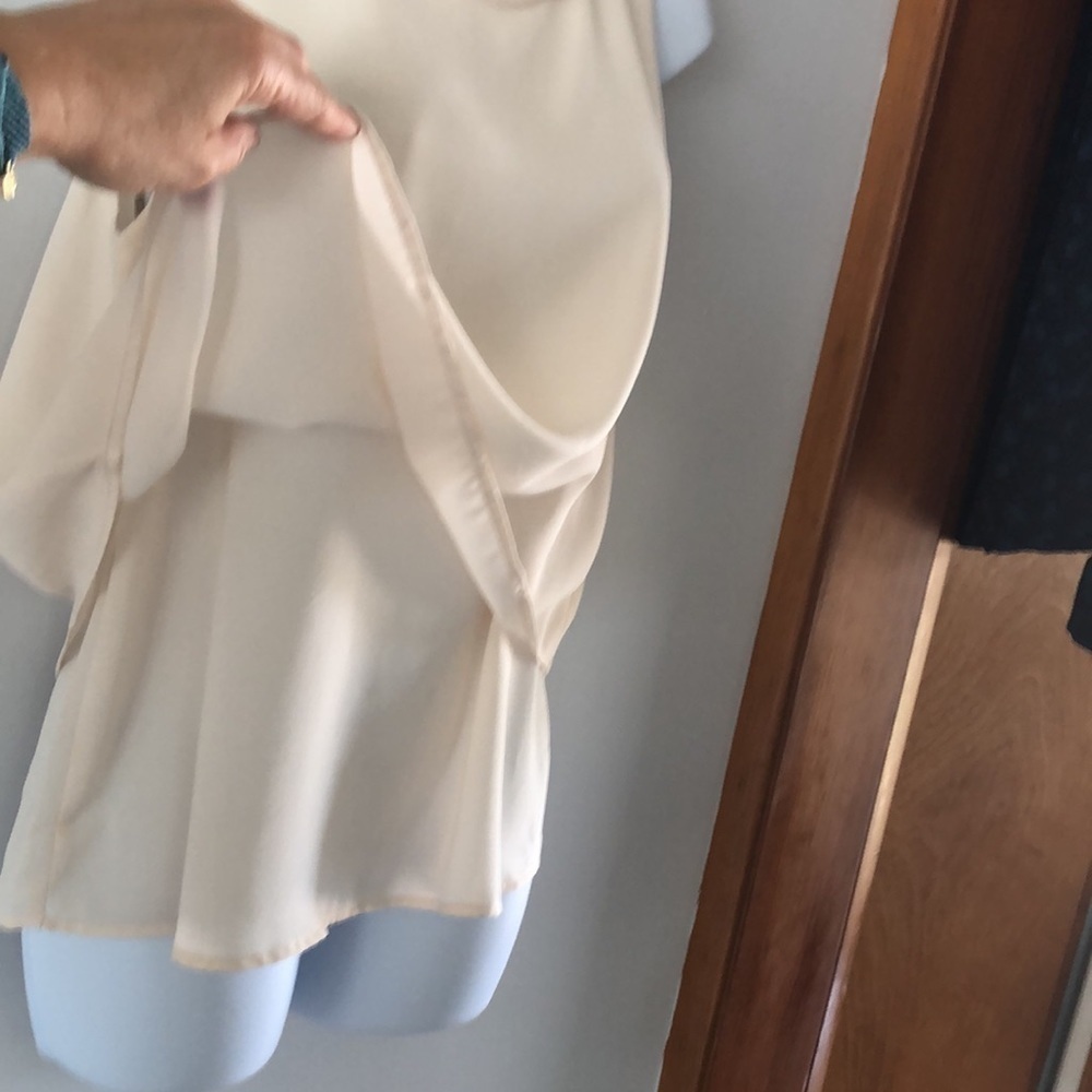 𝅺Monteau Cowl Neck Sleeveless Blouse Size M Flowy Neutral Cream Business Casual - Picture 3 of 11